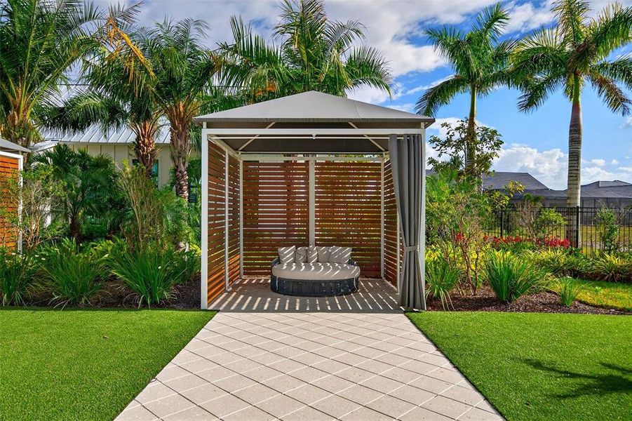 Exterior details and patio area of a home in , Venice (Image 34).
