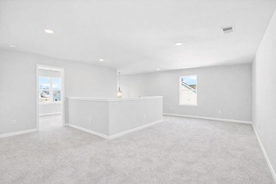 Spacious, unfurnished interior of a new home in , Homer (Image 27).