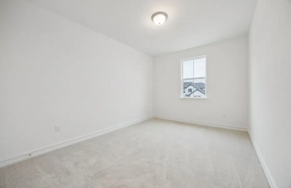 Spacious, unfurnished interior of a new home in Highland Lakes, McKinney (Image 16).