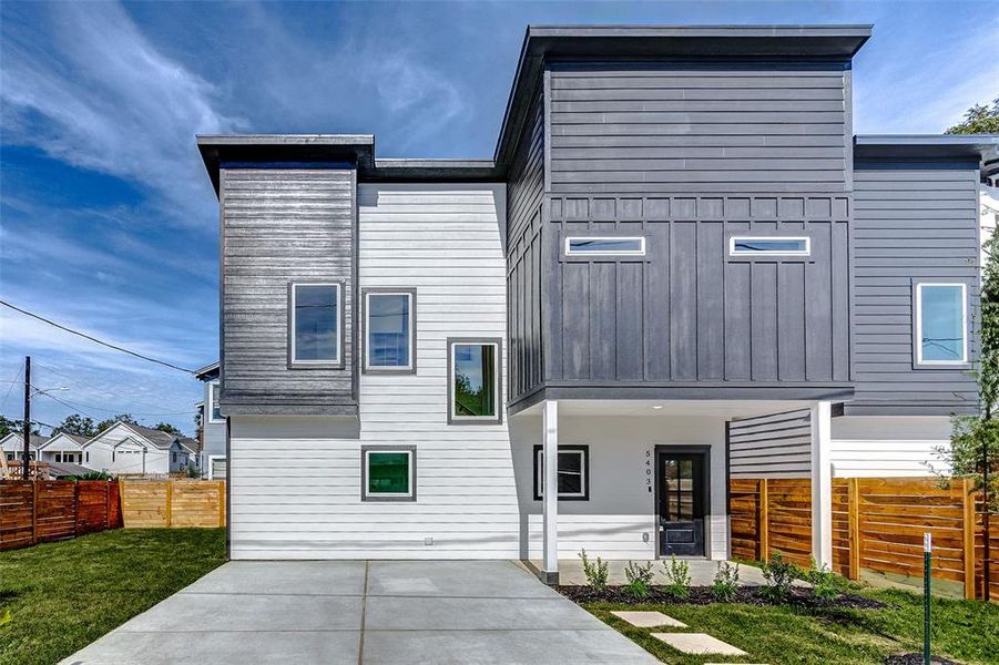 Front exterior of a new home in , Houston, TX, highlighting curb appeal (Image 17).