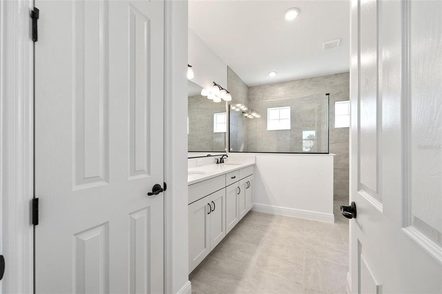 Furnished interior view inside a new home in , Ocala (Image 11).