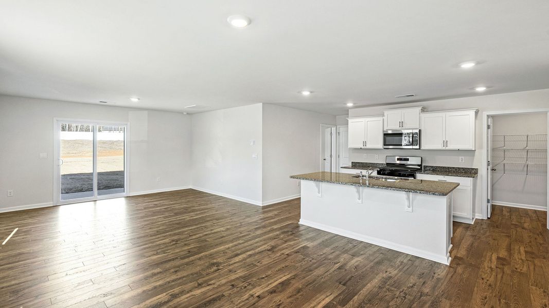 Furnished interior view inside a new home in Grand Oaks, Columbia (Image 7).