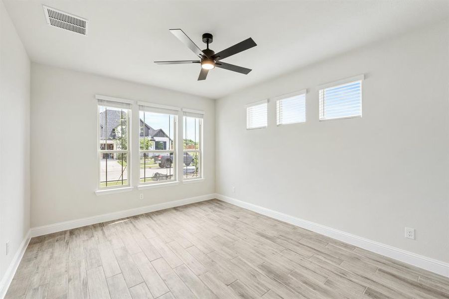 Spacious, unfurnished interior of a new home in Sonoma Verde, Rockwall (Image 22).