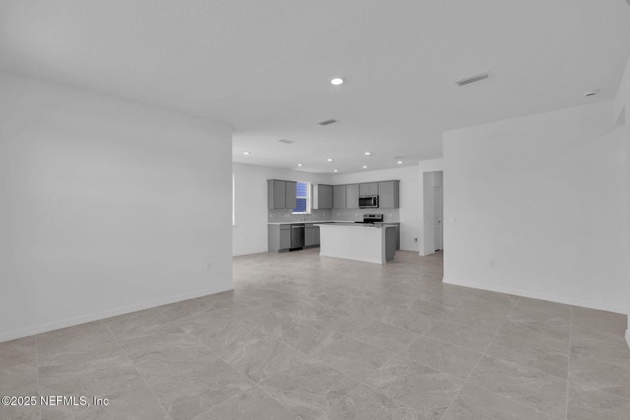 Spacious, unfurnished interior of a new home in Hyland Trail, Green Cove Springs (Image 20). Spacious, unfurnished interior of a new home in Hyland Trail, Green Cove Springs (Image 20).