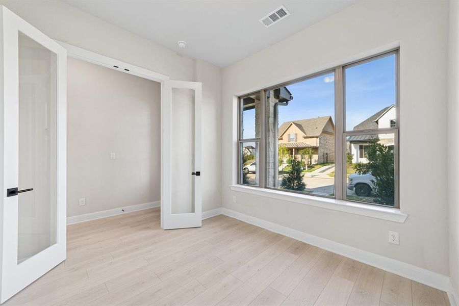 Spacious, unfurnished interior of a new home in Mantua Point Gardens, Van Alstyne (Image 19). Spacious, unfurnished interior of a new home in Mantua Point Gardens, Van Alstyne (Image 19).