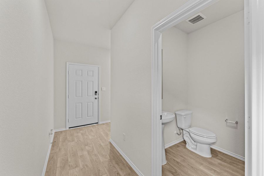 Spacious, unfurnished interior of a new home in Bollinger, Maxwell (Image 17).