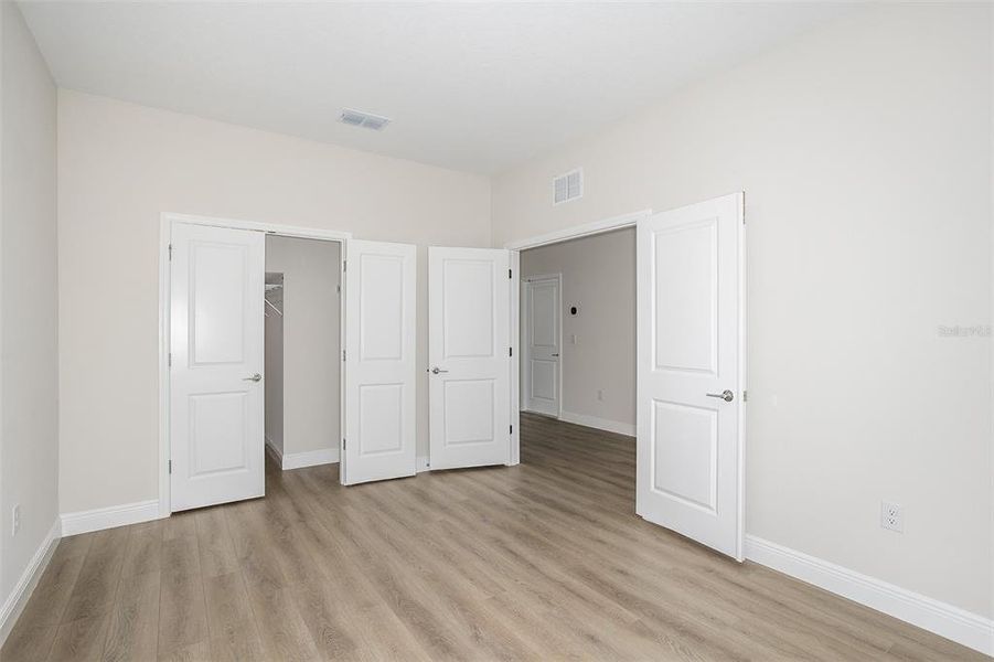 Spacious, unfurnished interior of a new home in Pasadena Woods, Dade City (Image 14).