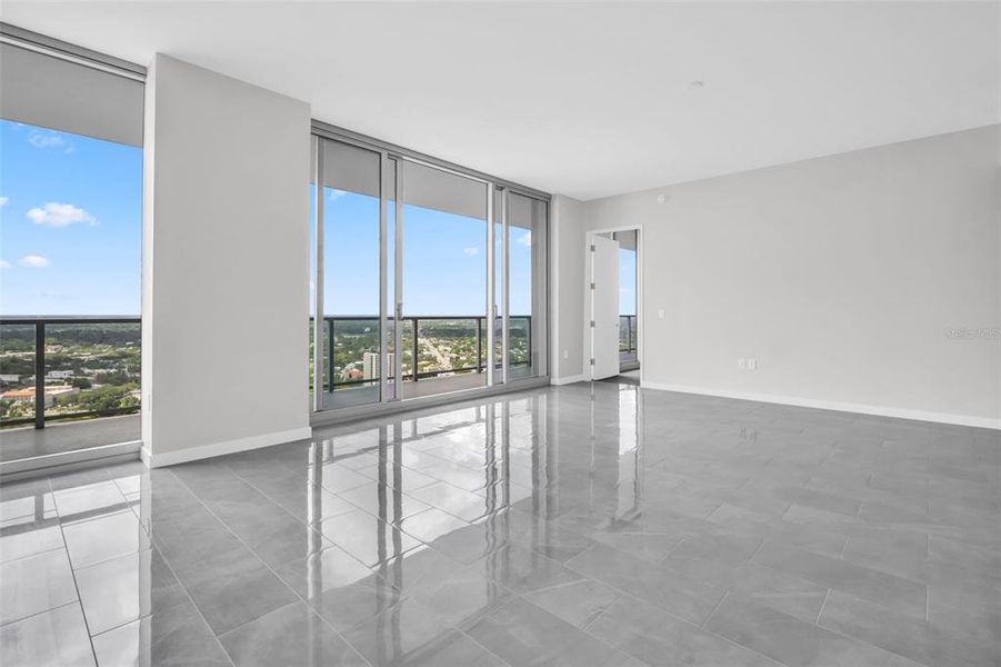 Spacious, unfurnished interior of a new home in , St. Petersburg (Image 49).