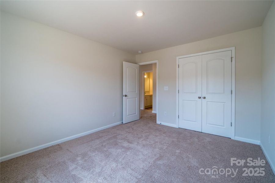 Spacious, unfurnished interior of a new home in , Charlotte (Image 15).