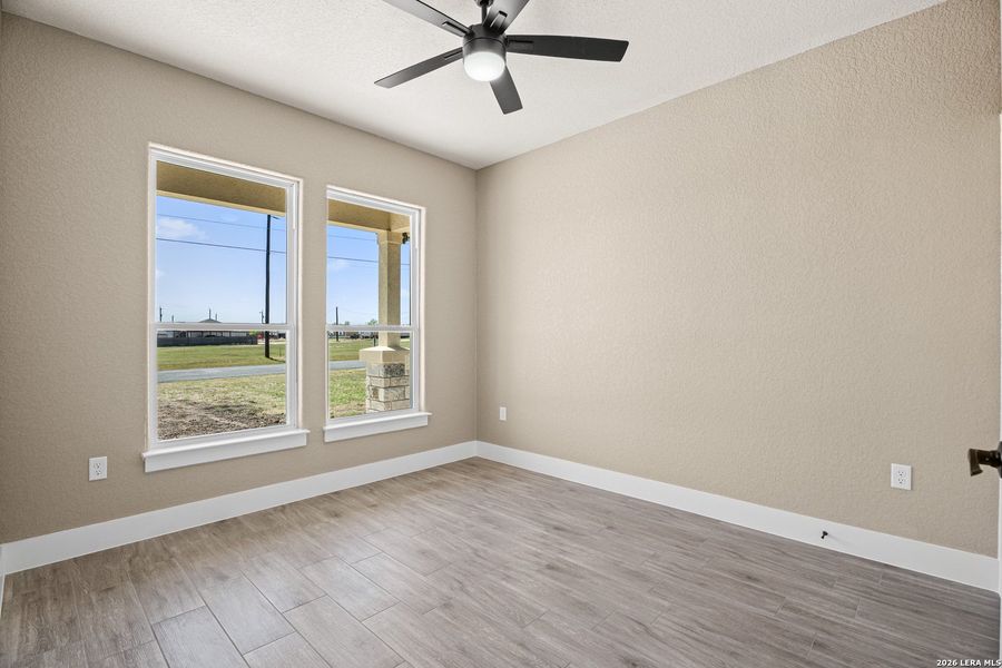 Spacious, unfurnished interior of a new home in , Atascosa (Image 31).