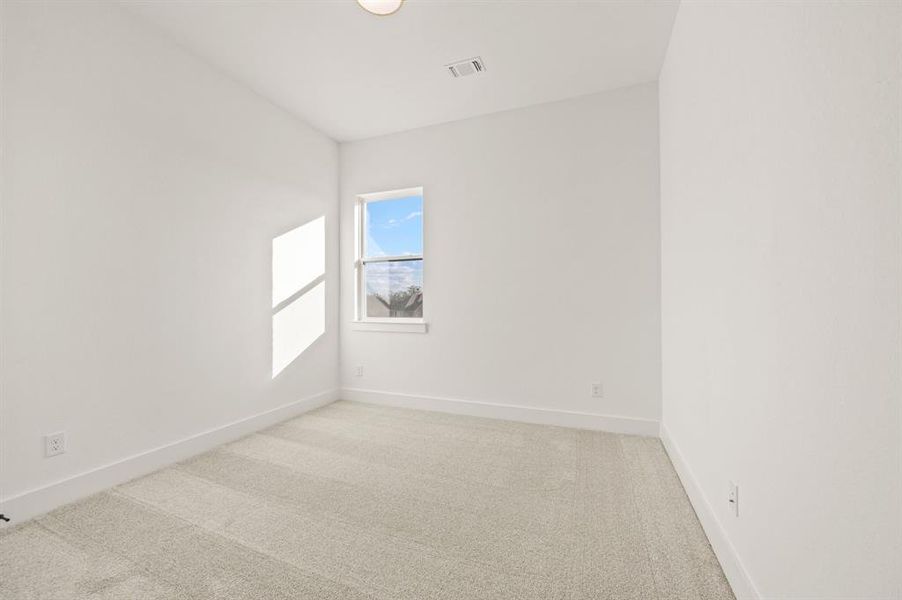 Spacious, unfurnished interior of a new home in Rocky Top Ranch, Reno (Image 28).