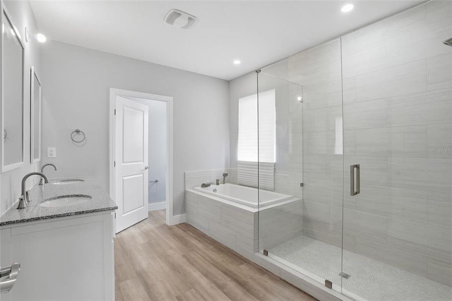 Furnished interior view inside a new home in , Cape Coral (Image 6).