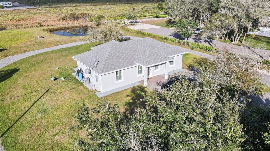 Exterior details and patio area of a home in , Okeechobee (Image 21).