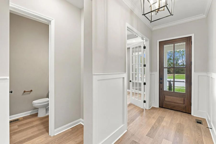 Everly E Foyer