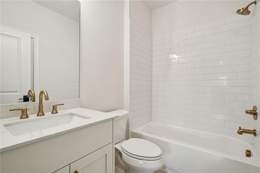 Furnished interior view inside a new home in Aberdeen, Hoschton (Image 10).