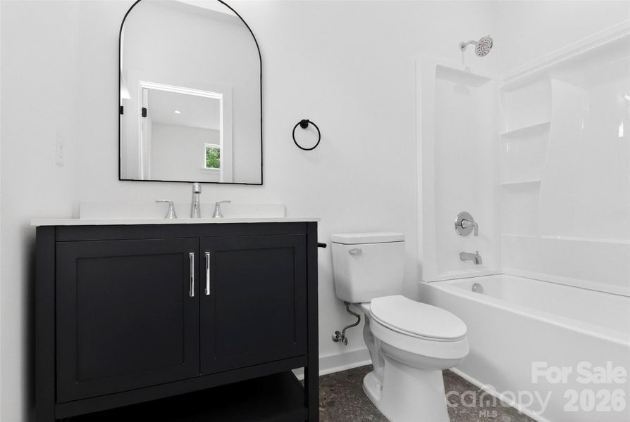 2nd floor en suite bath 2nd floor en suite bath