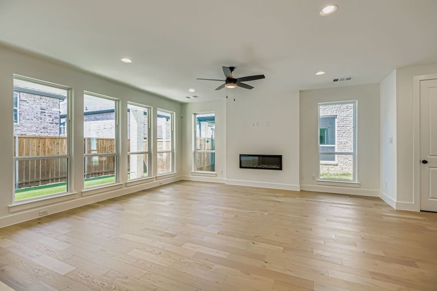 Spacious, unfurnished interior of a new home in Castle Hills Northpointe - Townhomes, Lewisville (Image 15).