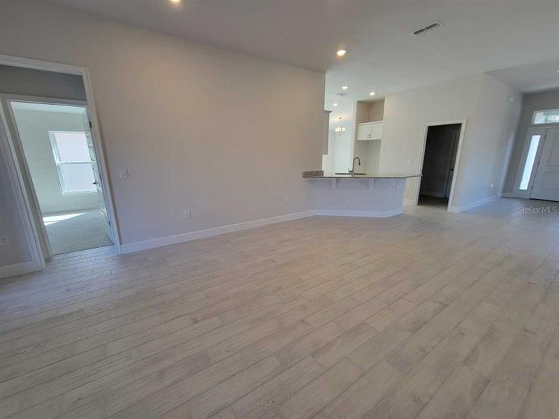 Spacious, unfurnished interior of a new home in Ocala Crossings South, Ocala (Image 14).