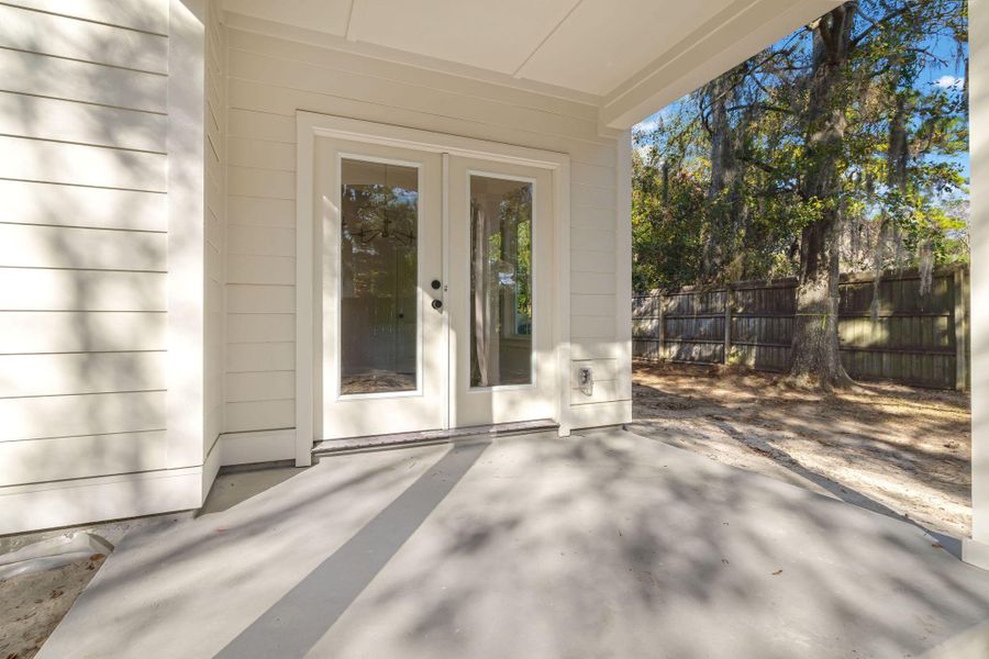 Exterior details and patio area of a home in , Charleston (Image 3).