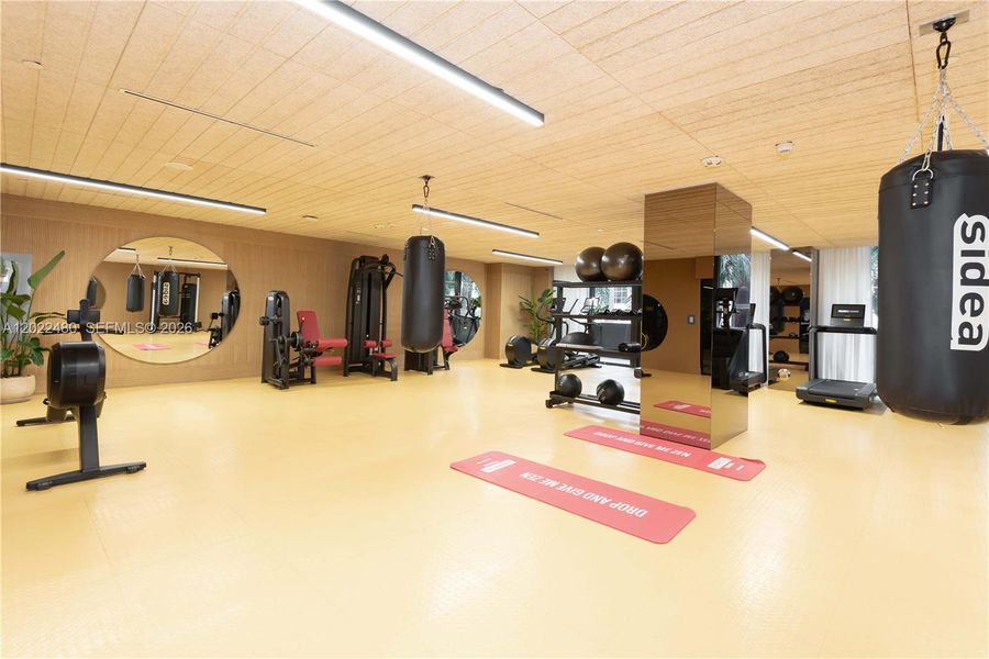 Community amenities in , Miami (Image 32).