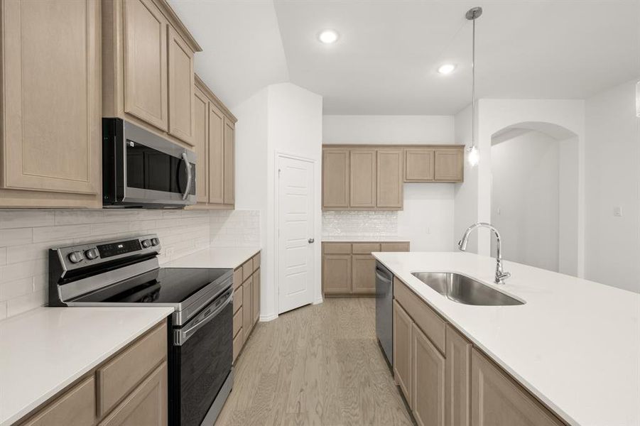 4540 Lyre Leaf- Kitchen-3