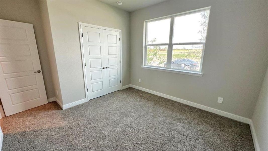 Spacious, unfurnished interior of a new home in Rock Creek Ranch, Fort Worth (Image 13).