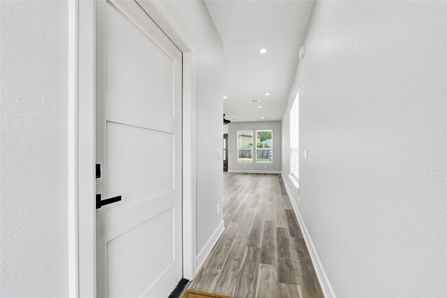 Spacious, unfurnished interior of a new home in , Houston (Image 31).