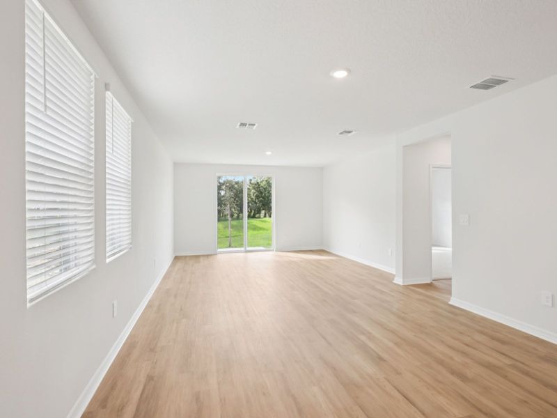 Spacious, unfurnished interior of a new home in Oakfield Trails - Premier Series, Parrish (Image 9).