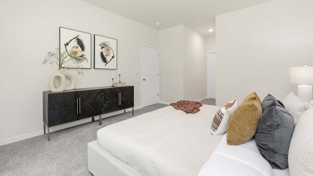 Representative furnished interior of a home built from the Plan by D.R. Horton in Valley View, Waynesville (Image 14). Representative furnished interior of a home built from the Plan by D.R. Horton in Valley View, Waynesville (Image 14).