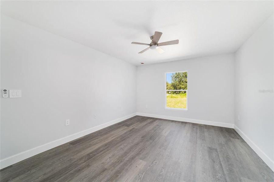 Spacious, unfurnished interior of a new home in , Dunnellon (Image 20).