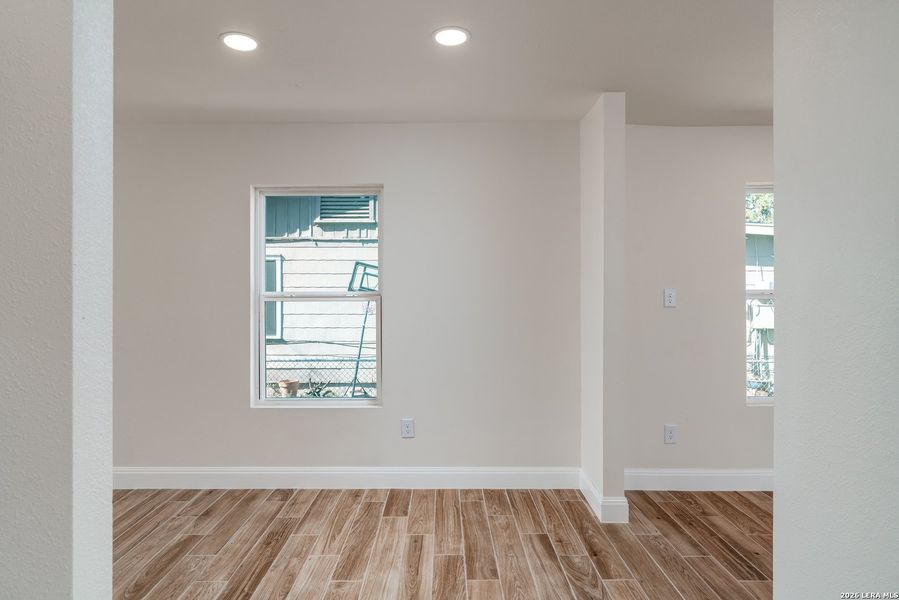 Spacious, unfurnished interior of a new home in , San Antonio (Image 14).