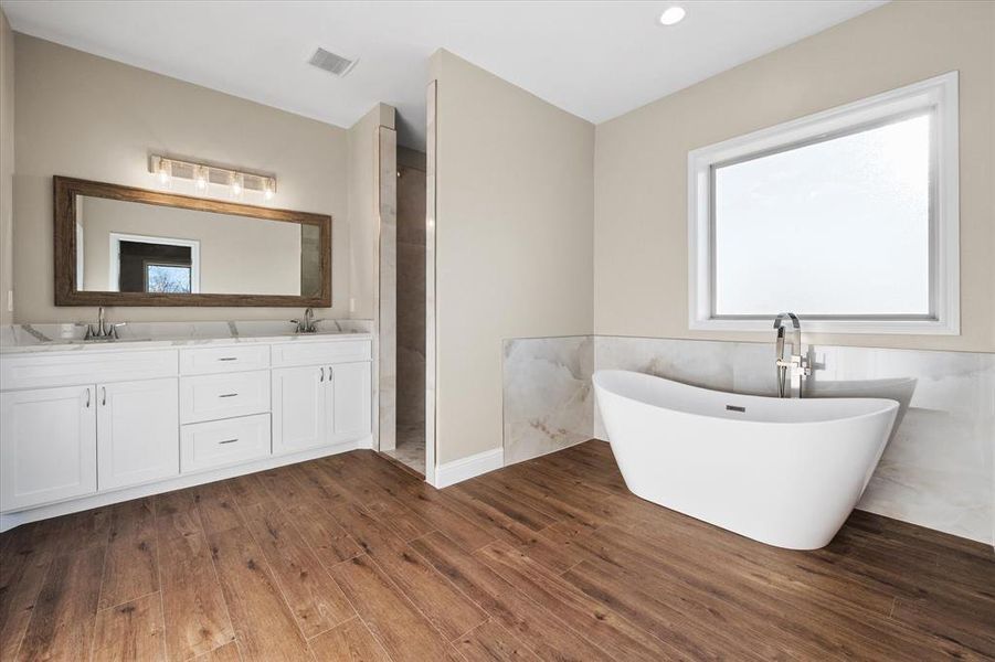 Furnished interior view inside a new home in , Corsicana (Image 4). Furnished interior view inside a new home in , Corsicana (Image 4).