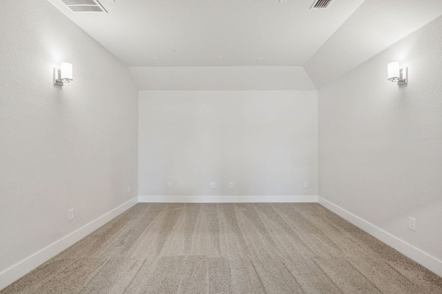 Spacious, unfurnished interior of a new home in Dove Hollow, Waxahachie (Image 26). Spacious, unfurnished interior of a new home in Dove Hollow, Waxahachie (Image 26).