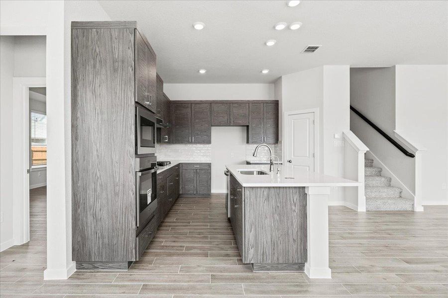 MOVE IN READY MOVE IN READY