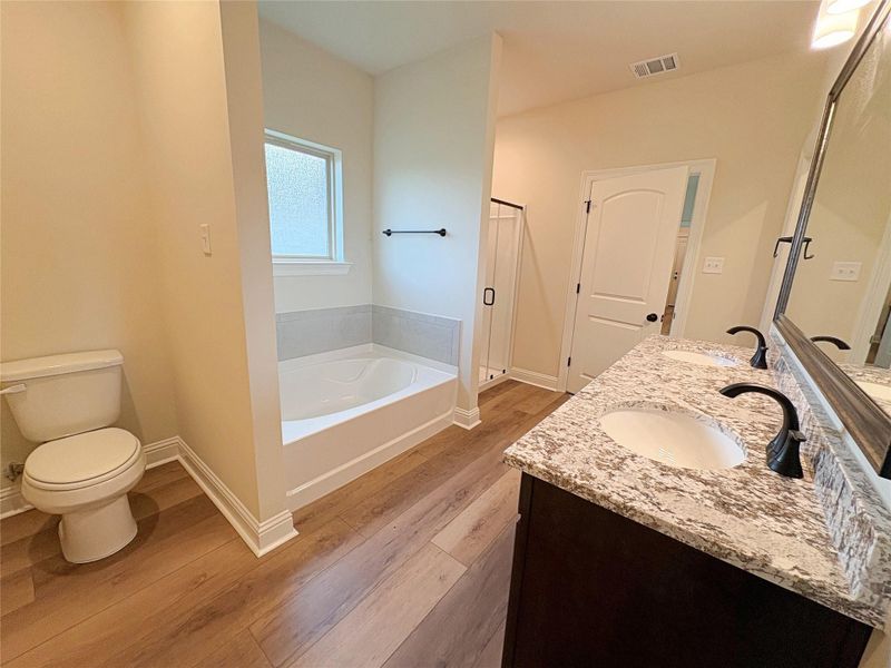 Furnished interior view inside a new home in Cardinal Estates, Bridge City (Image 9).