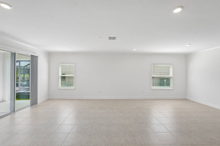 Spacious, unfurnished interior of a new home in Heritage Station, Punta Gorda (Image 49).