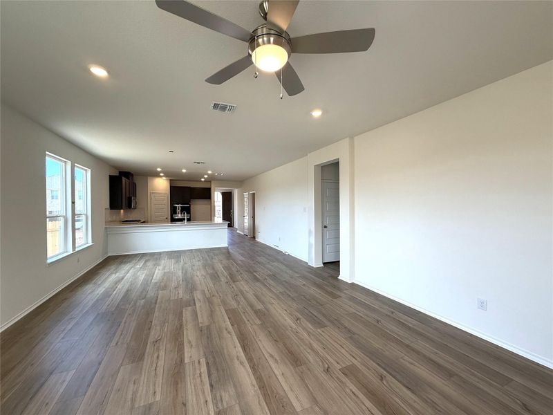 Spacious, unfurnished interior of a new home in River Bluff, Leander (Image 16). Spacious, unfurnished interior of a new home in River Bluff, Leander (Image 16).