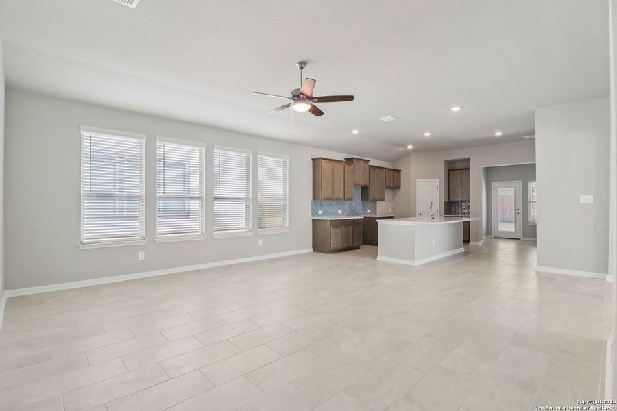 Spacious, unfurnished interior of a new home in Royal Crest, San Antonio (Image 18). Spacious, unfurnished interior of a new home in Royal Crest, San Antonio (Image 18).