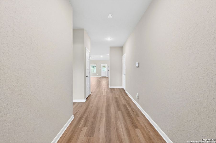 Spacious, unfurnished interior of a new home in Winding Brook, San Antonio (Image 18).