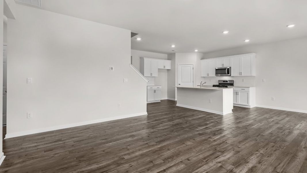 Spacious, unfurnished interior of a new home in The Reserve at Prestleigh, Wake Forest (Image 10).