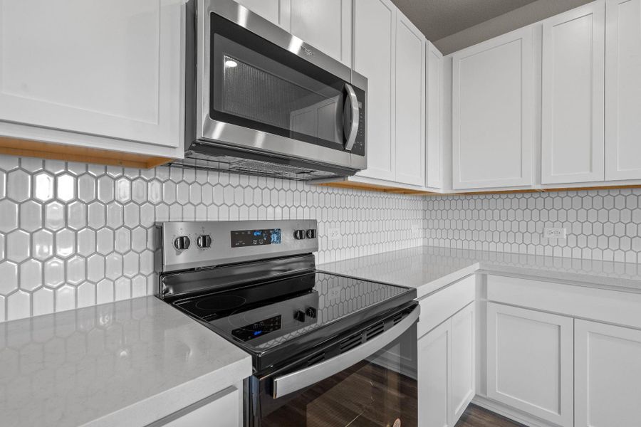 Beautiful finishes in Light & Bright Kitchen Beautiful finishes in Light & Bright Kitchen