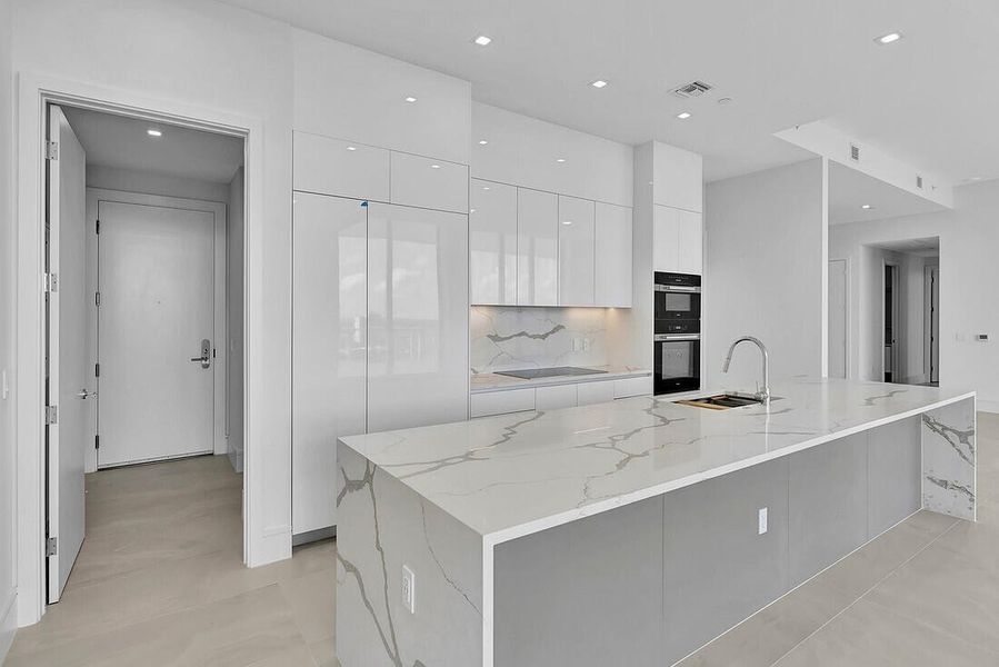 Nautilus 2411 Kitchen 3