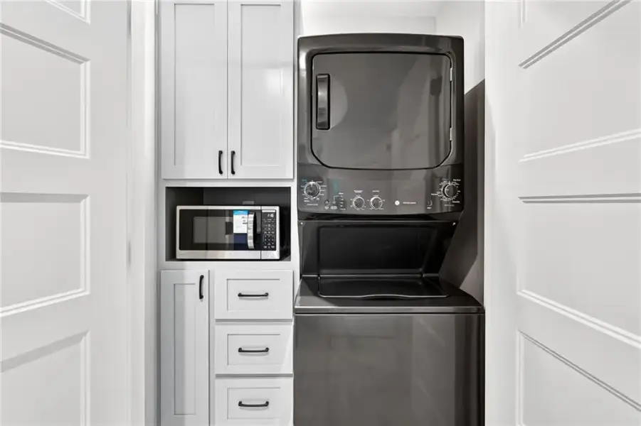 Image 36 of a home in .
