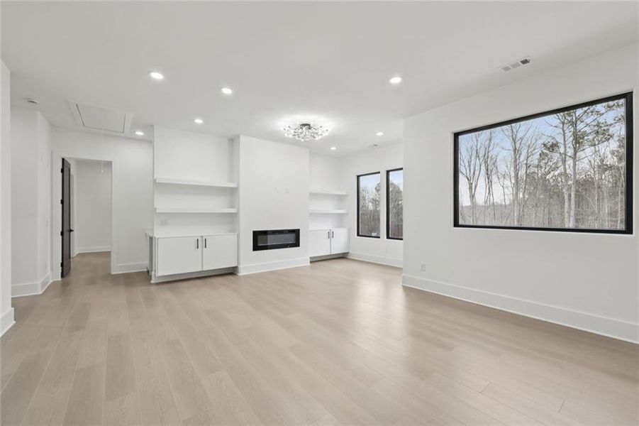 Spacious, unfurnished interior of a new home in , Auburn (Image 39).