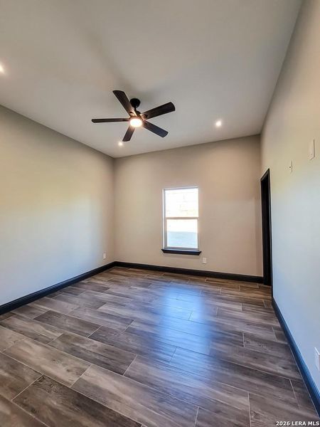 Spacious, unfurnished interior of a new home in , Eagle Pass (Image 26).