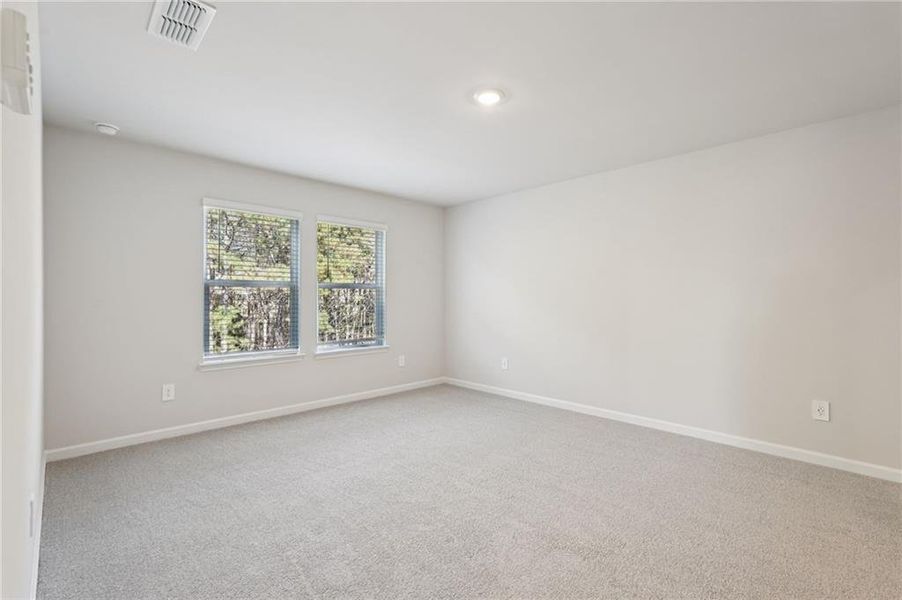 Spacious, unfurnished interior of a new home in Ivey Township, Dallas (Image 41).