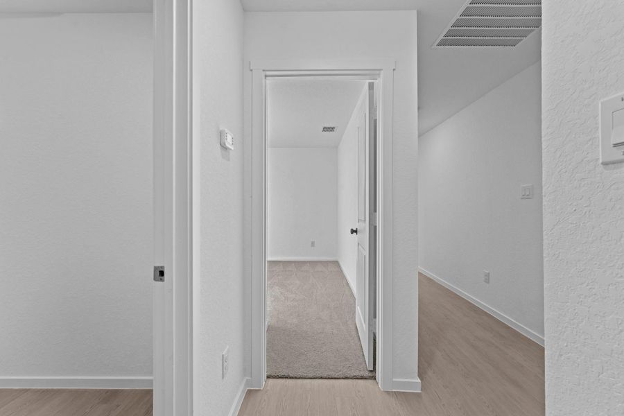 Spacious, unfurnished interior of a new home in Friendship Oaks, Fredericksburg (Image 22).