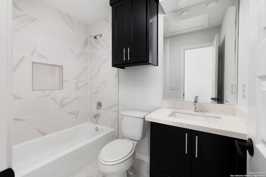 Furnished interior view inside a new home in , Weslaco (Image 7).