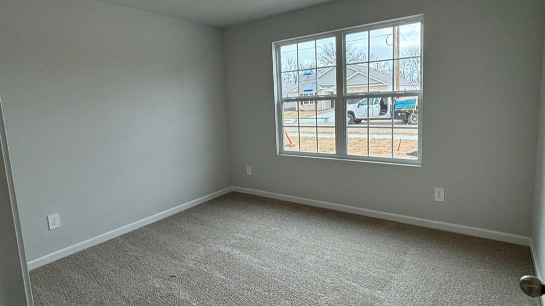 Representative unfurnished interior of a home built from the ARIA by D.R. Horton in Savannah Lakes, Lewisburg (Image 36).