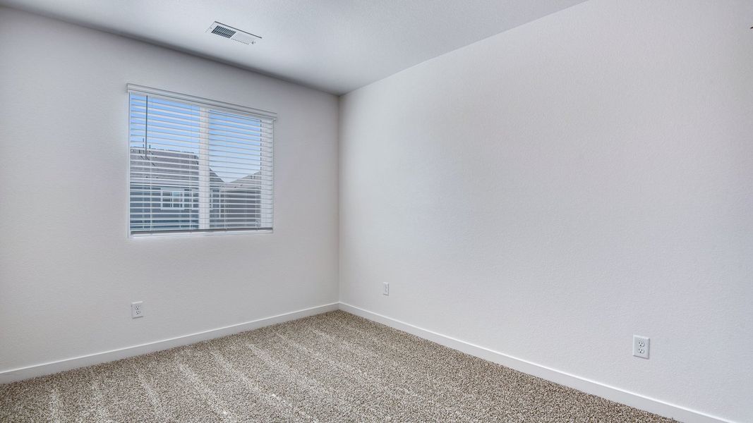Spacious, unfurnished interior of a new home in Settlers Crossing, Commerce City (Image 25).